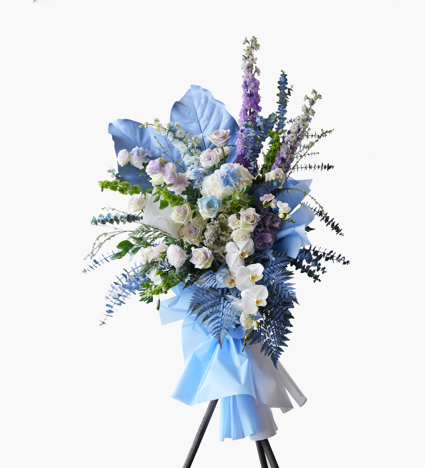 Grand opening flower stand with blue roses, delphiniums, orchids and lavender blooms – Just Bloom Hong Kong
