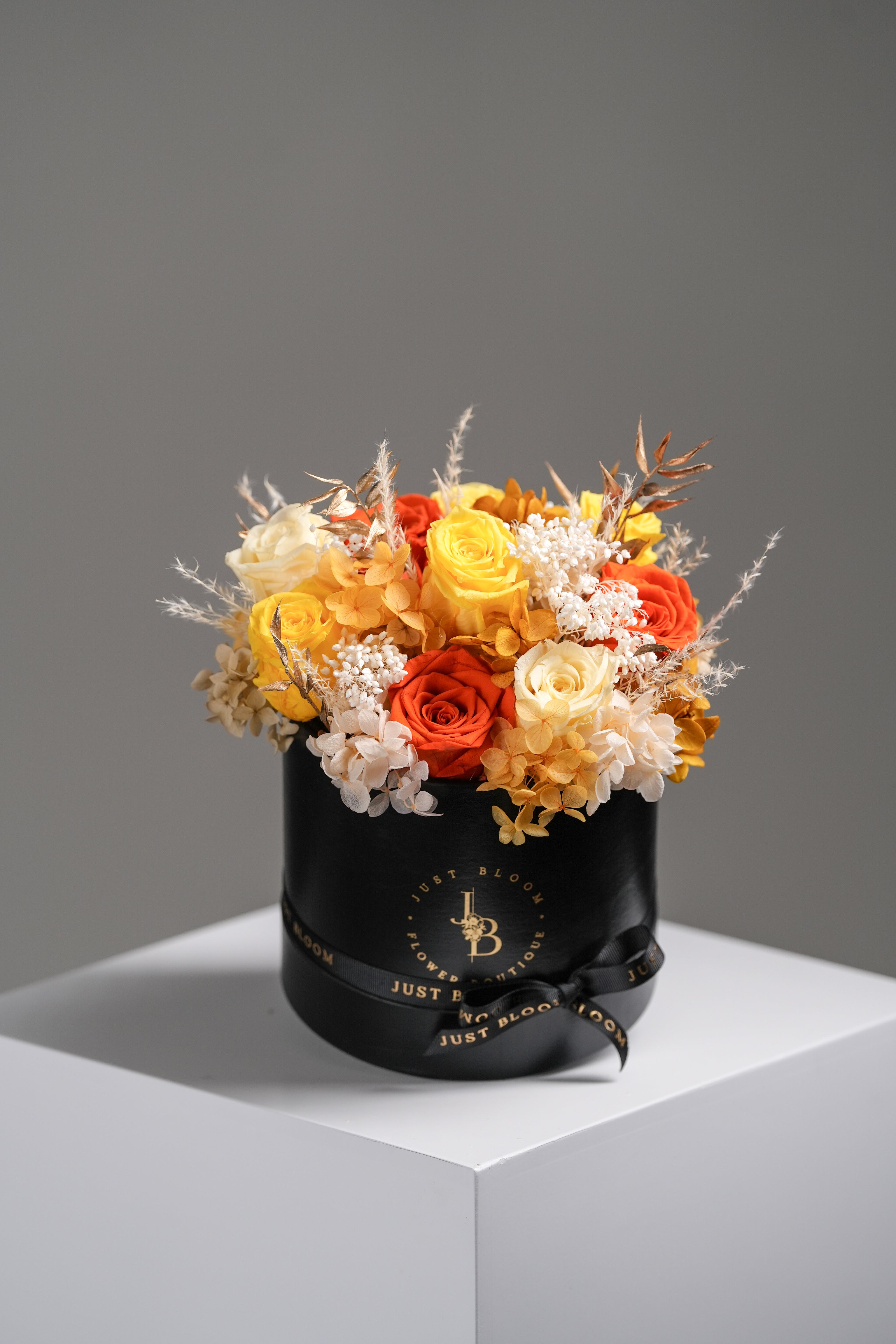 Preserved rose flower box Ethan by Just Bloom in black round box, bold and elegant design