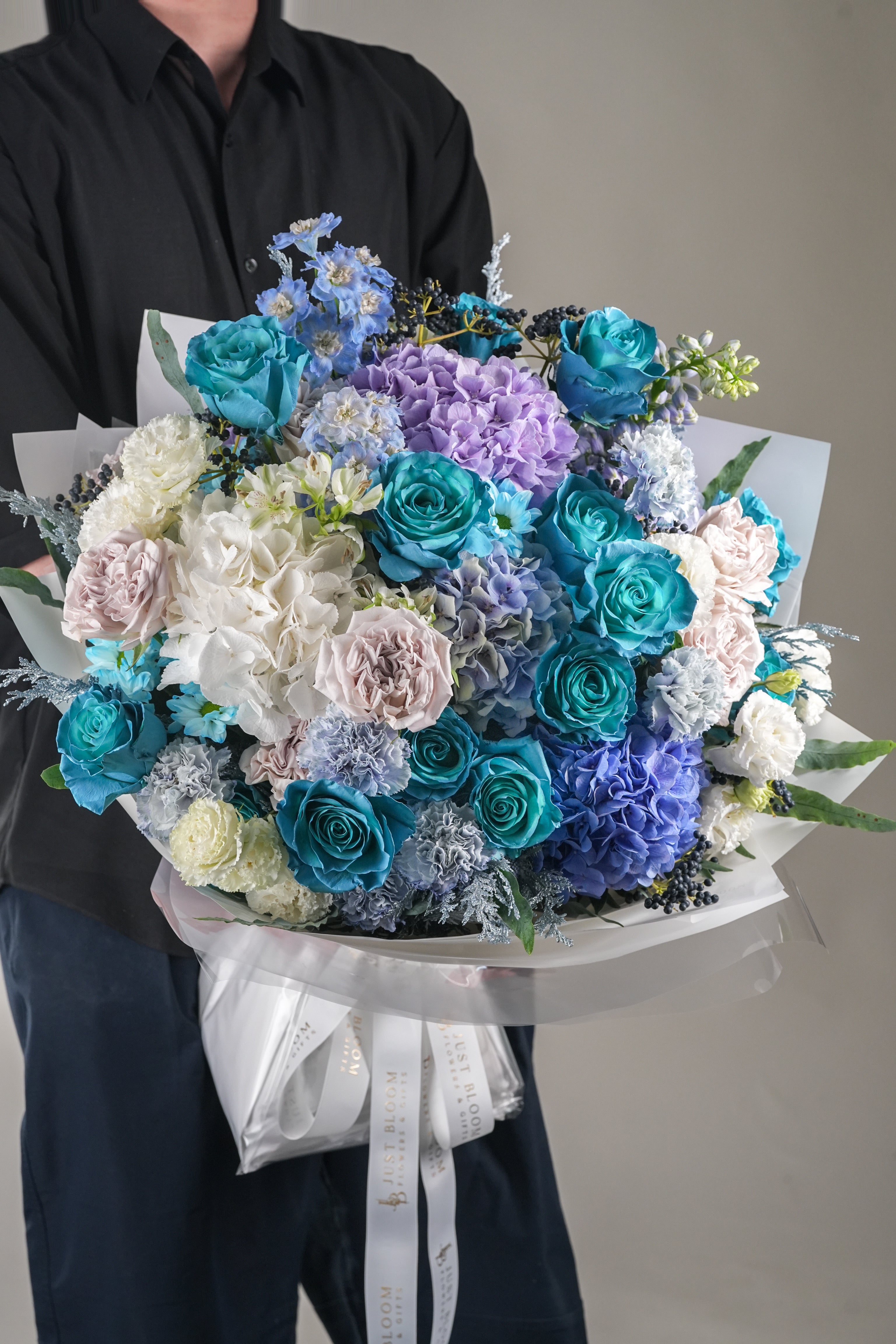 Bianca bouquet with Tiffany blue roses and lavender hydrangeas – Full front view by Just Bloom Hong Kong