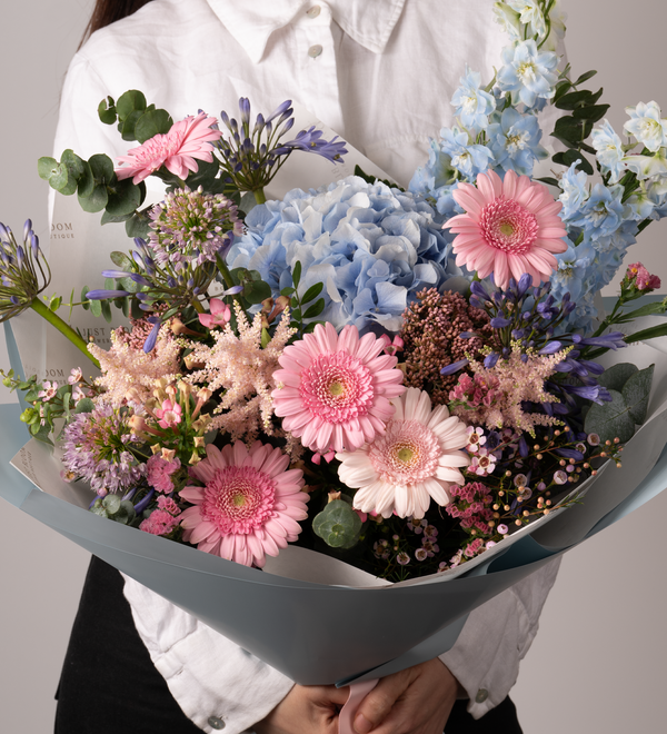 Captivating Blue and Pink Bouquet - Premium Dutch Flowers