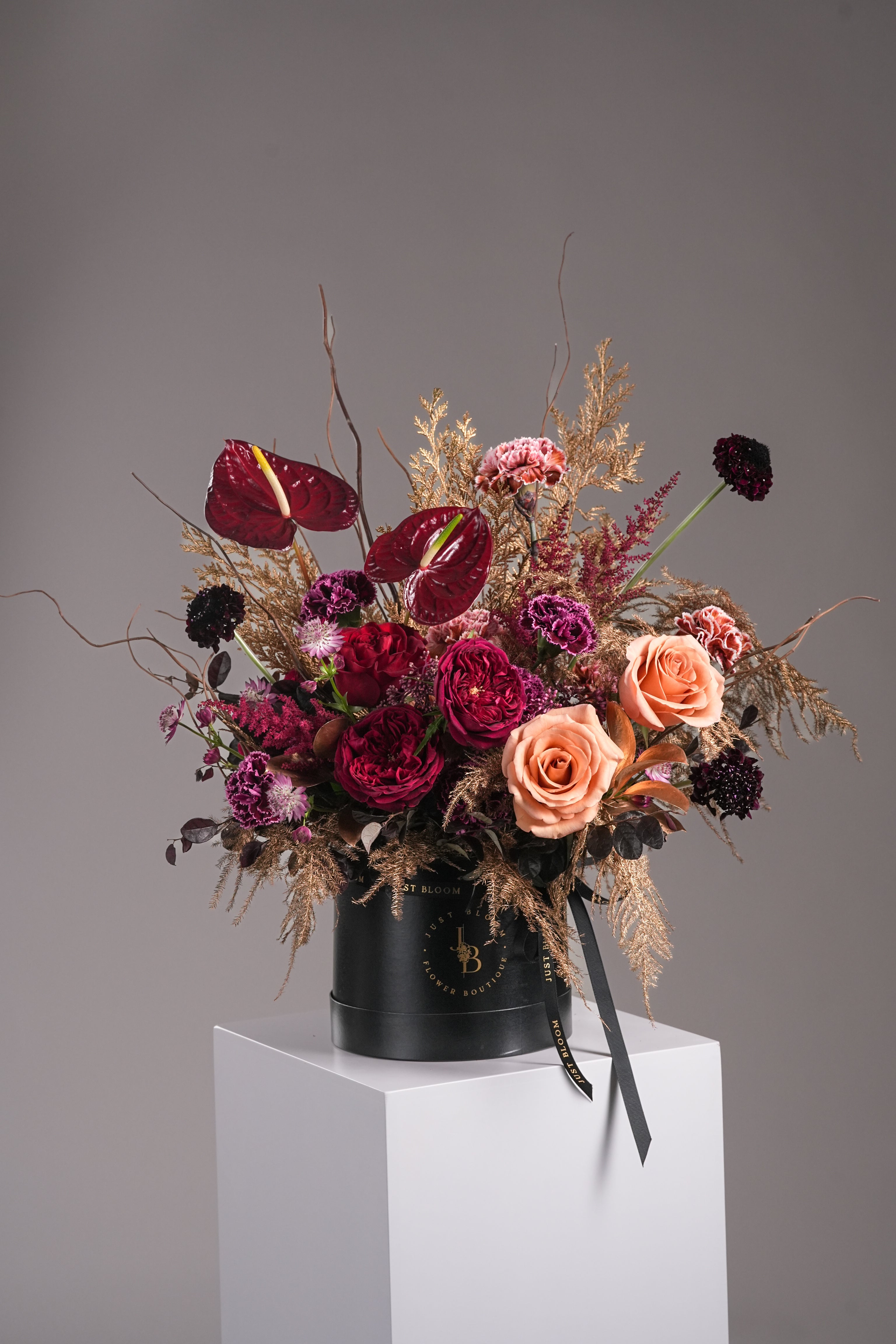 Griselda romantic burgundy and peach rose flower box with gold foliage – Just Bloom HK