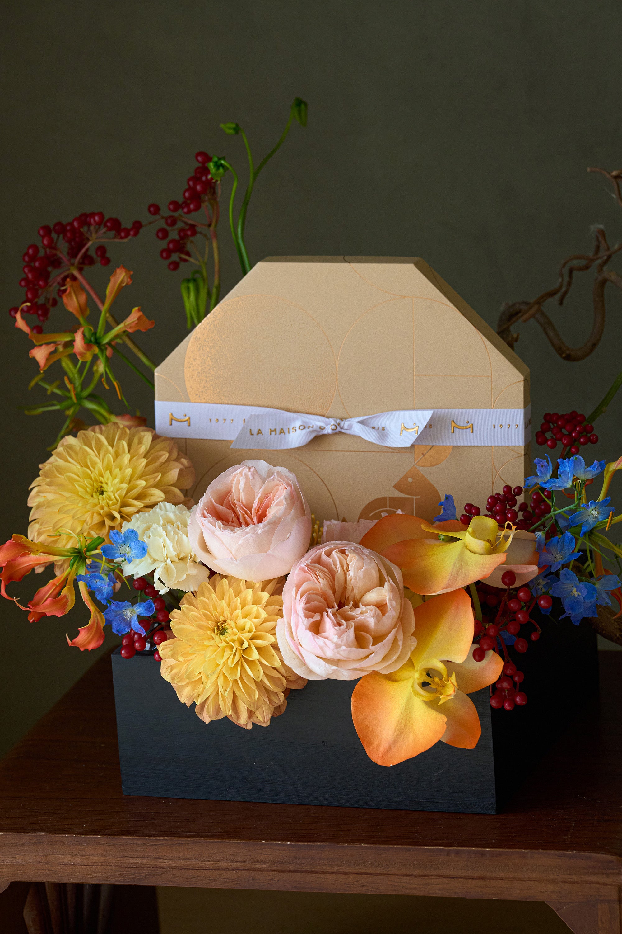 Front view of Harvest Gathering flower box with dahlias, garden roses, blue accents and chocolate gift box — Just Bloom Hong Kong