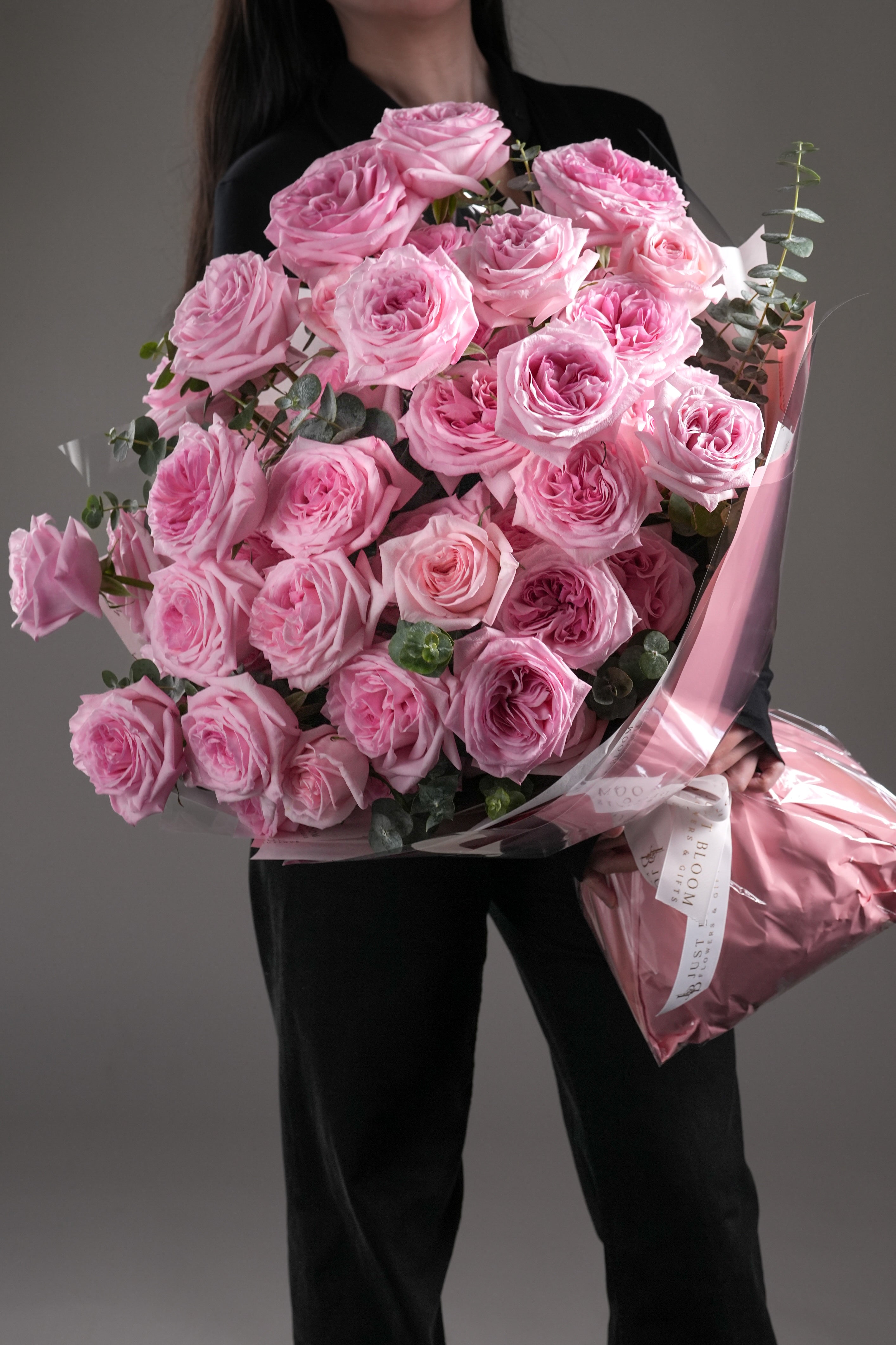 Jay luxury pink garden roses bouquet lush captivating arrangement Just Bloom HK