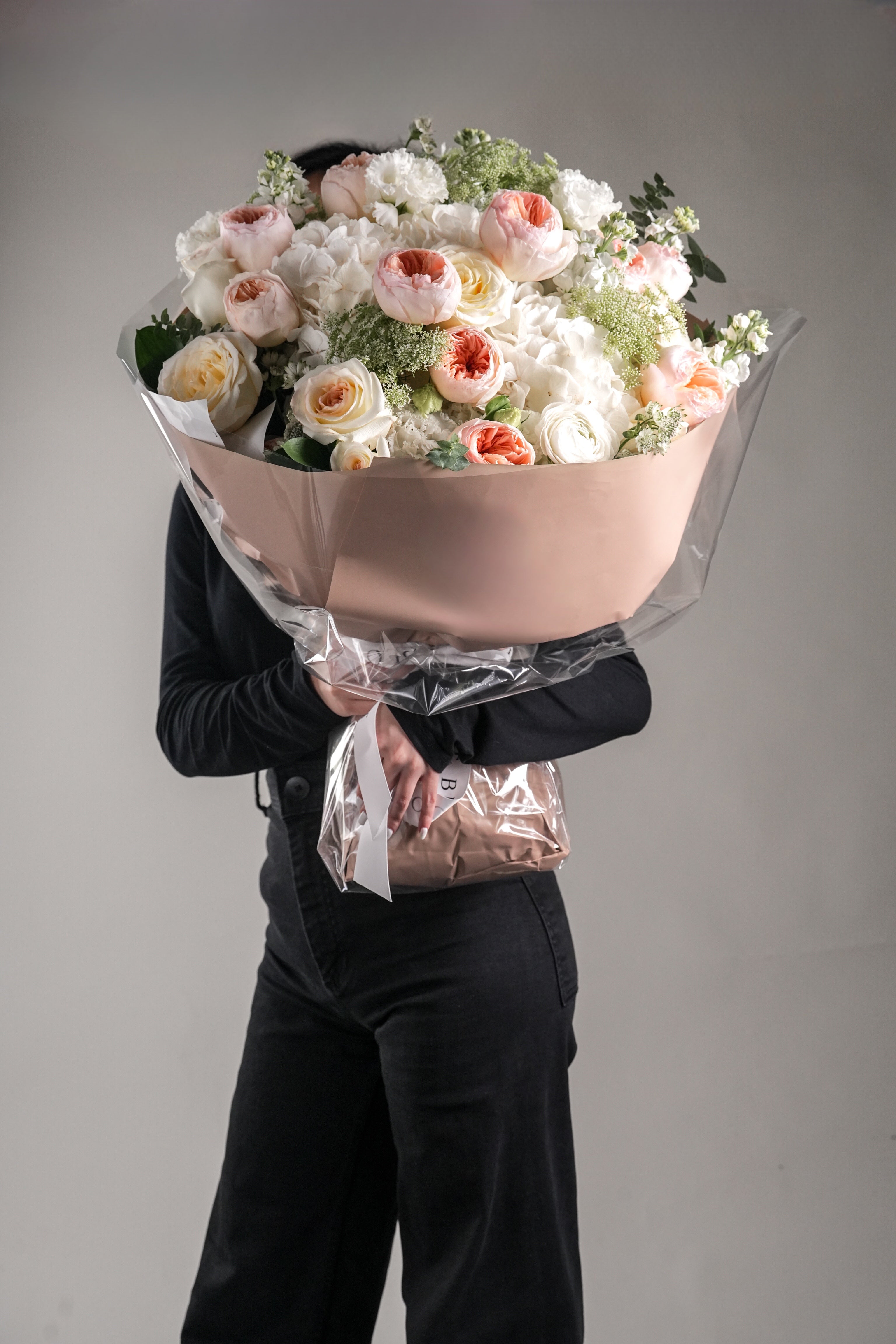 Julia elegant bouquet Juliet garden rose sophisticated charming arrangement Just Bloom HK