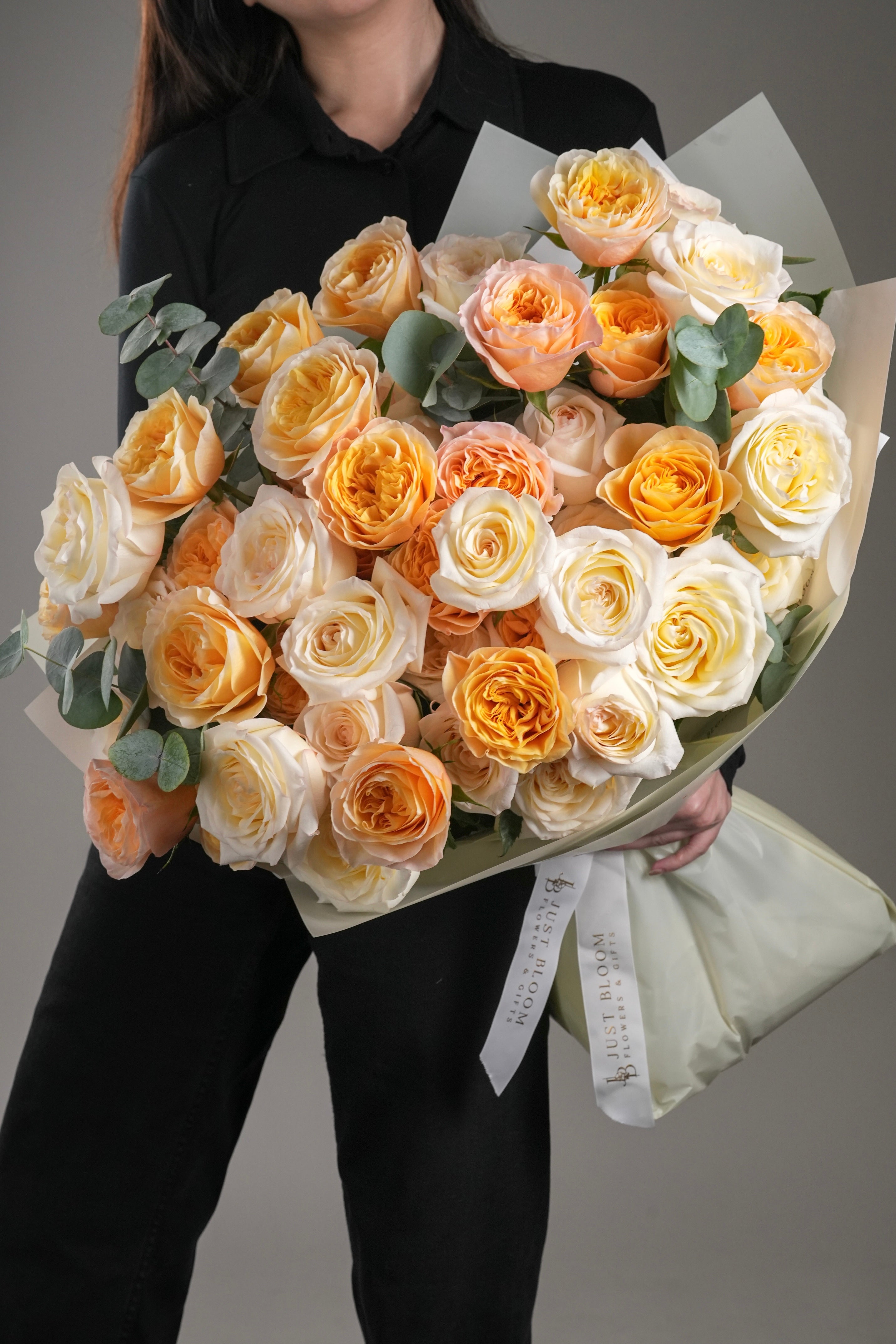 June premium champagne Ecuador rose elegant bouquet cream white shades Hong Kong Just Bloom HK