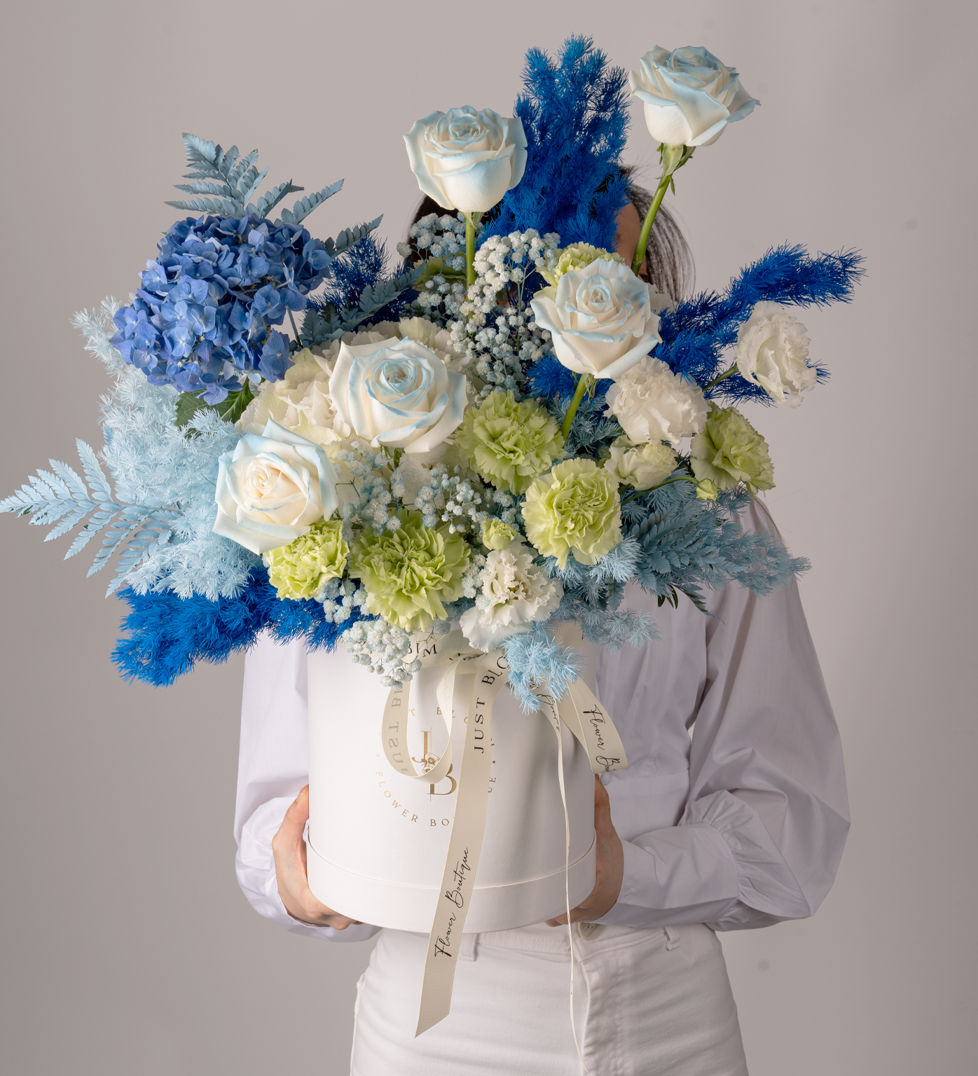 Just Bloom Exquisite Blue and Green Flower Box - Premium Ecuadorian Roses and Dutch Flowers