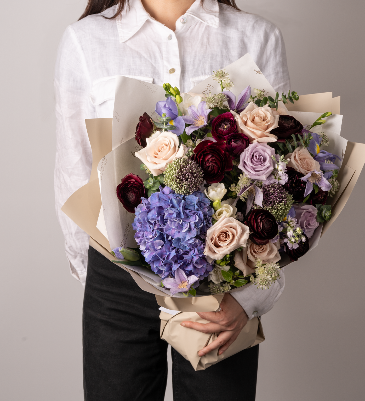 Vintage Elegance Bouquet - Premium Ecuadorian Roses and Dutch Flowers