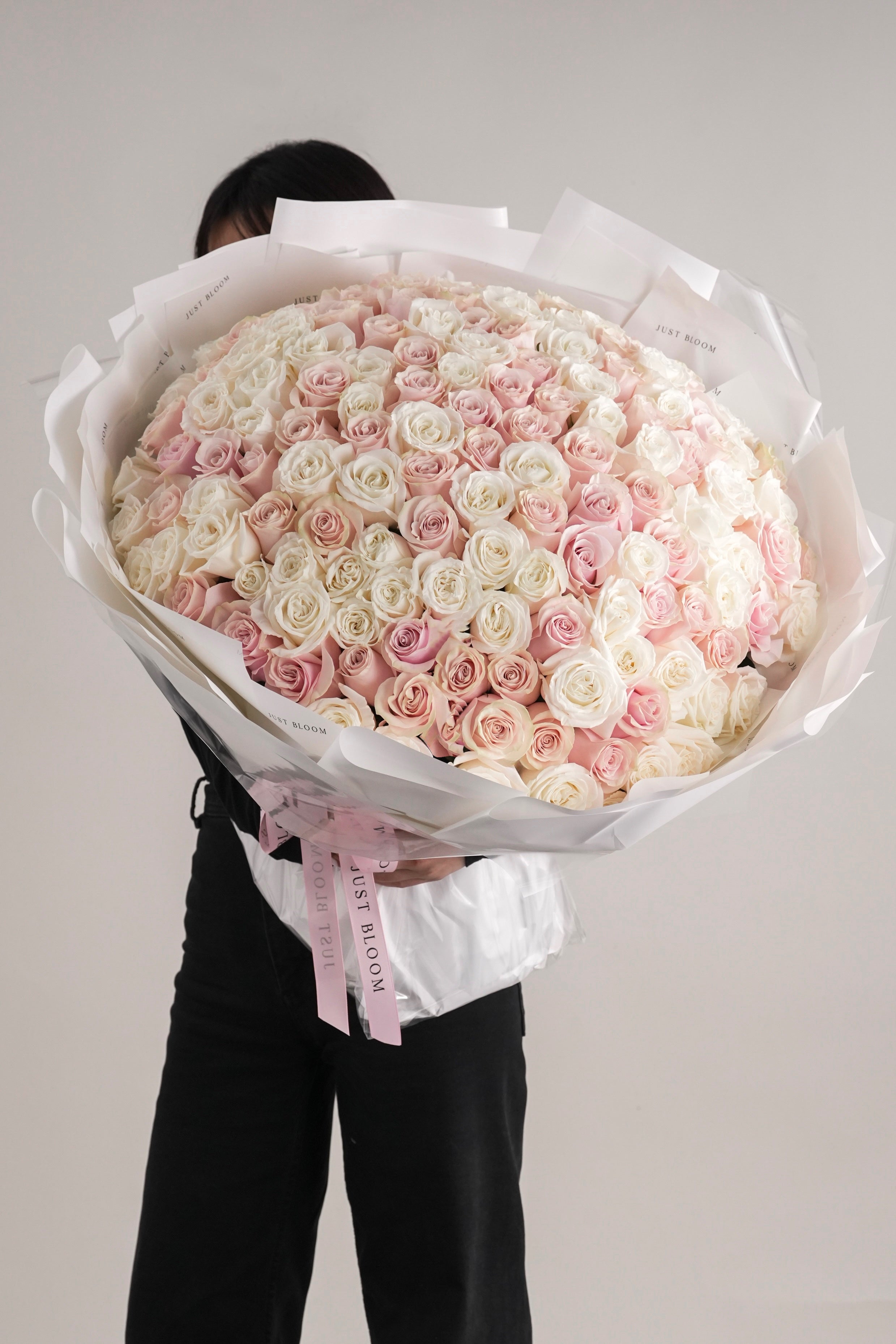 marina extravagant pink and white ecuadorian rose bouquet large luxury floral arrangement just bloom hong kong