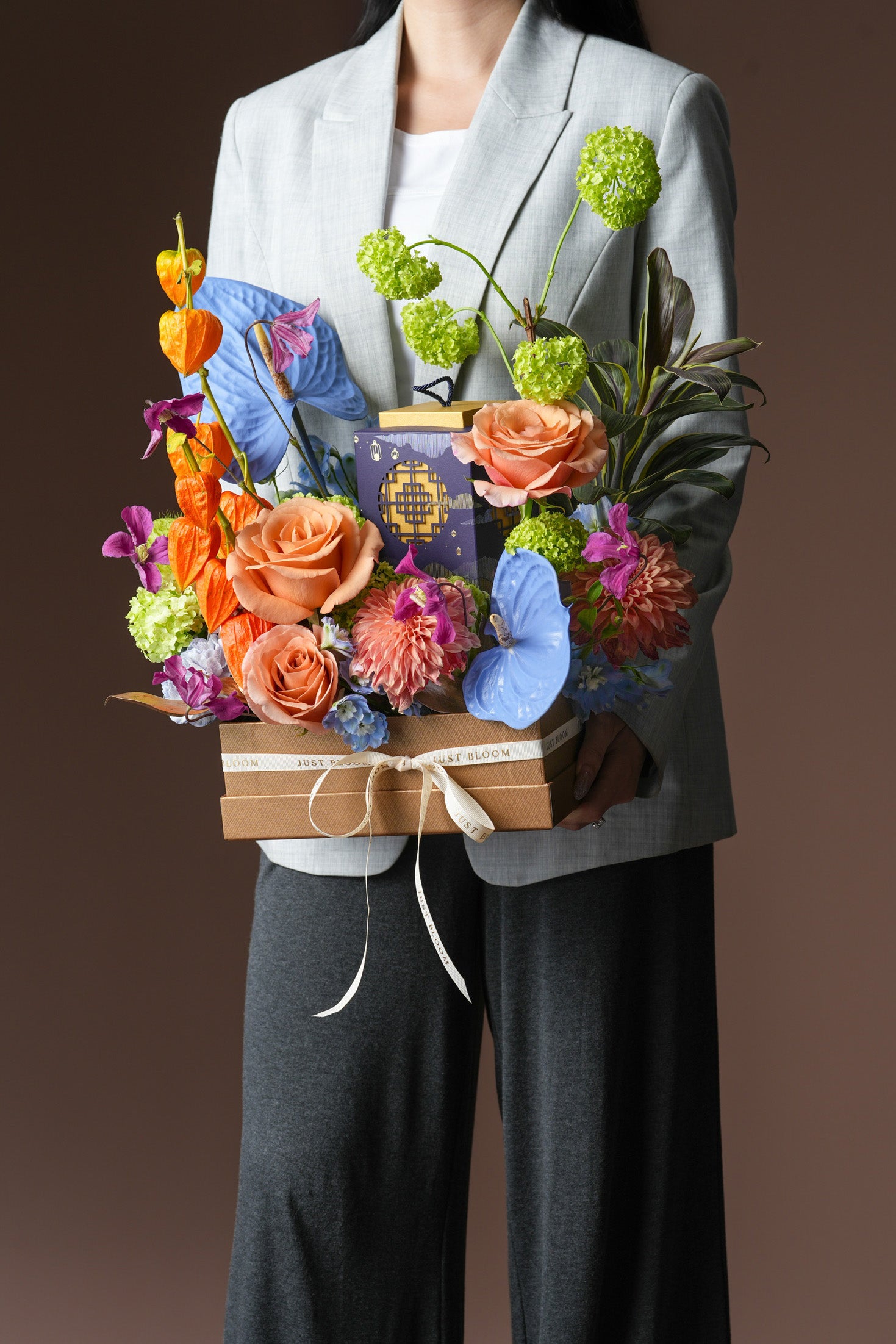 Midnight Lantern festive floral arrangement with dahlias, hydrangeas, and premium mooncakes