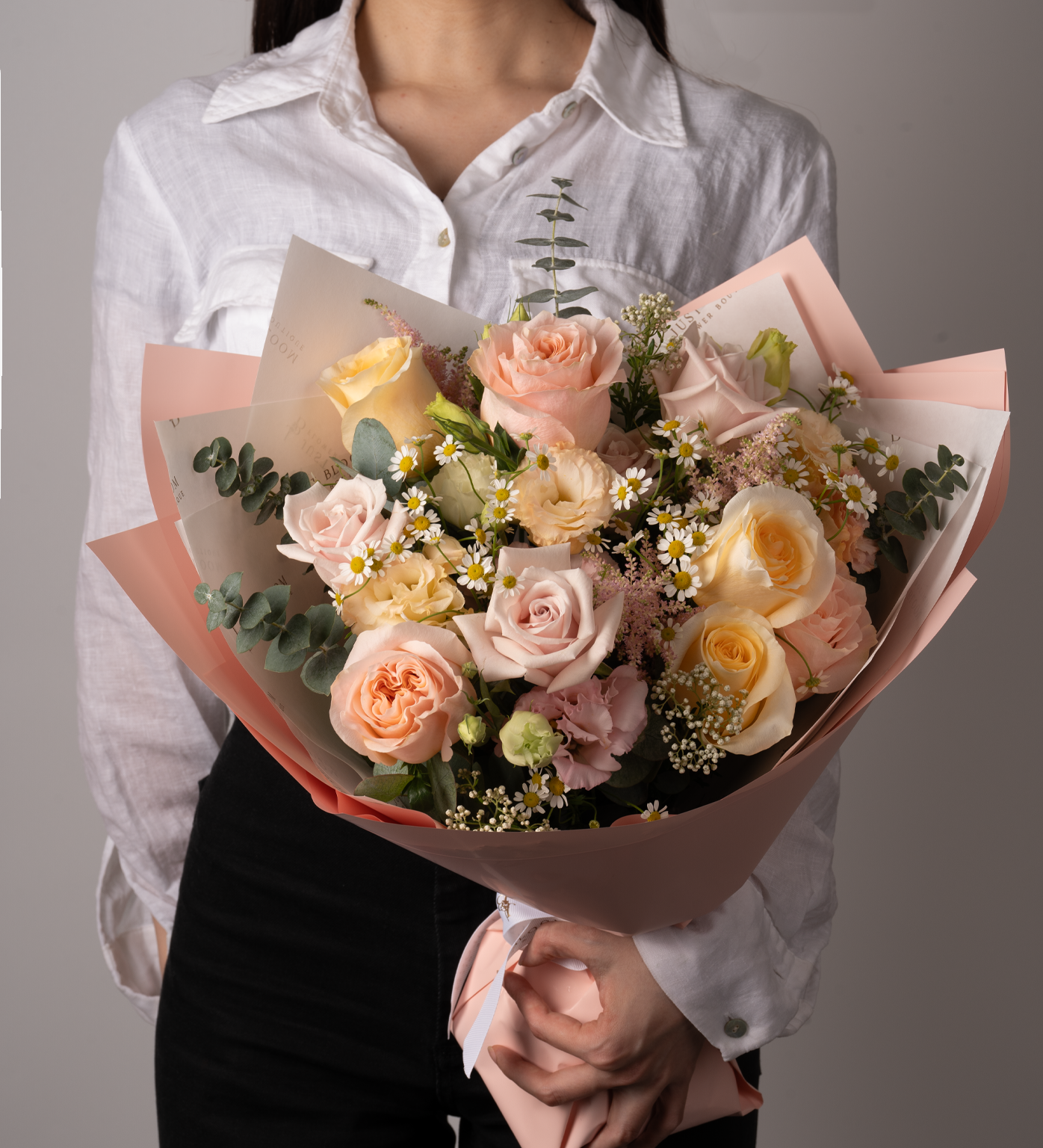 Soft Petals Bouquet - Premium Ecuadorian & Dutch Flowers