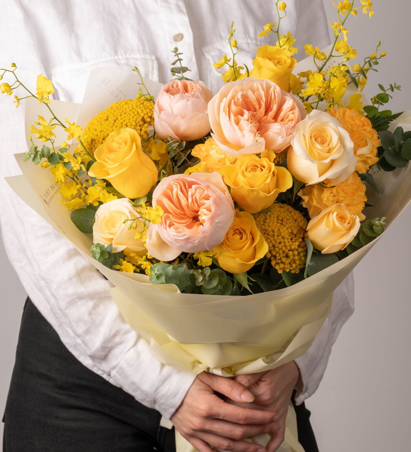 Stunning Yellow and Peach Bouquet - Premium Ecuadorian Roses